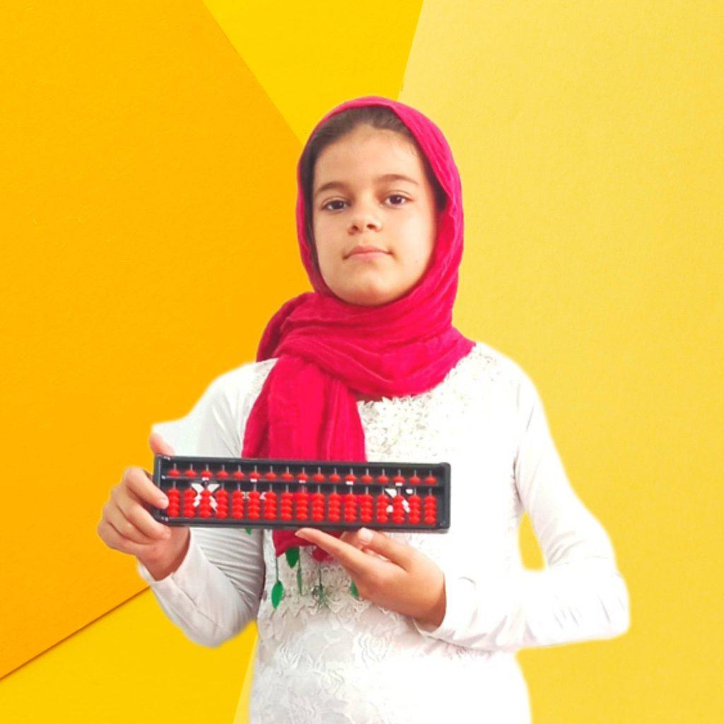 آسنا کاظمی ۱۱ ساله-نفر اول نیومث۴